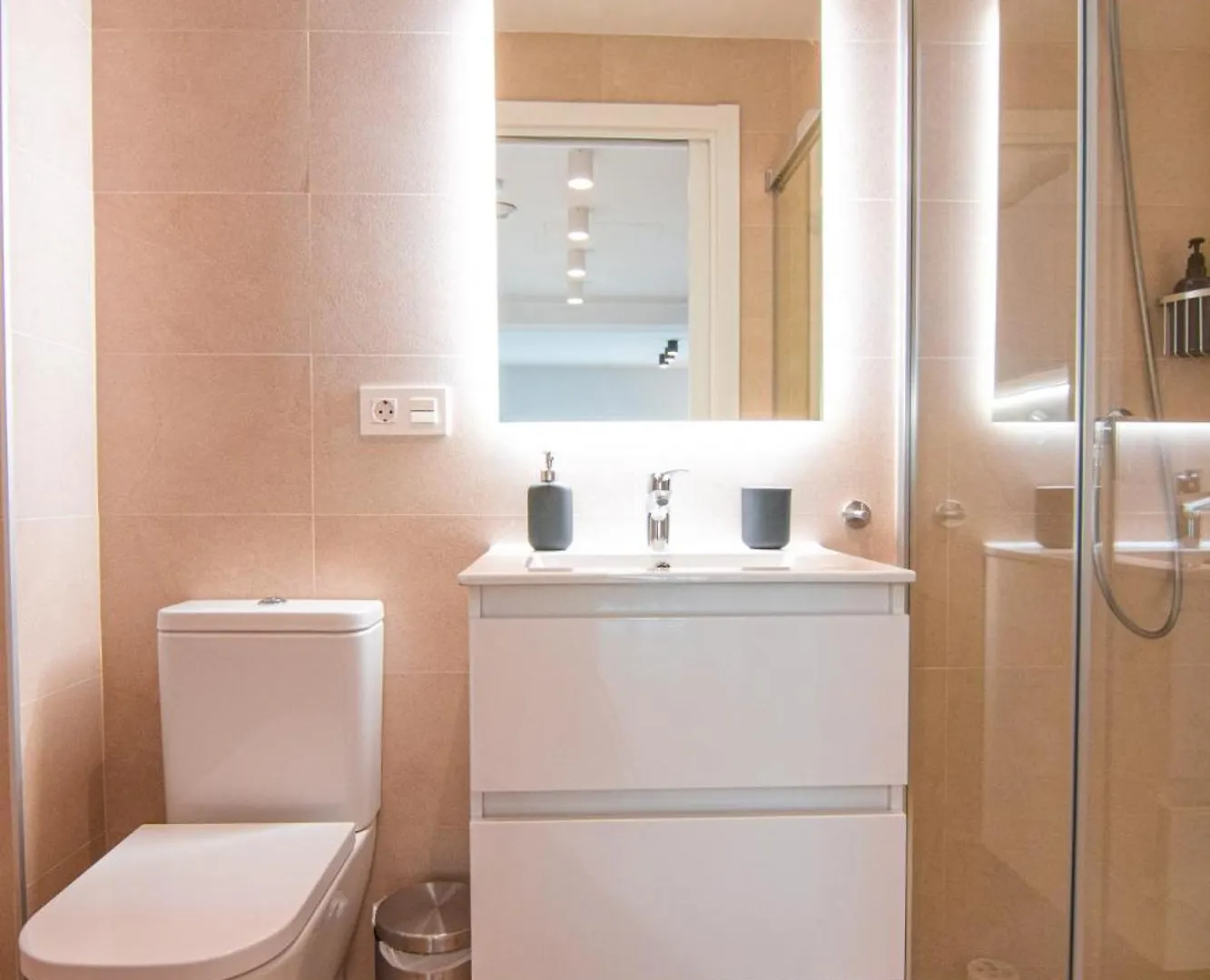 Edomus Puerta De La Barqueta Apartment Seville